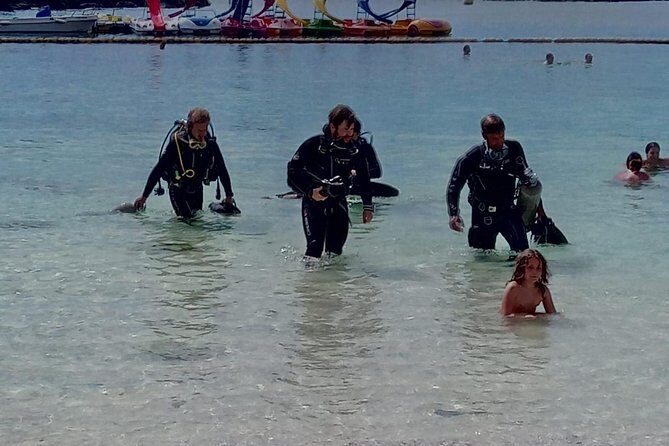 2 Dive Package for PADI Qualified Divers in Gran Canaria - Equipment upgrade: deciding whether to travel with your kit