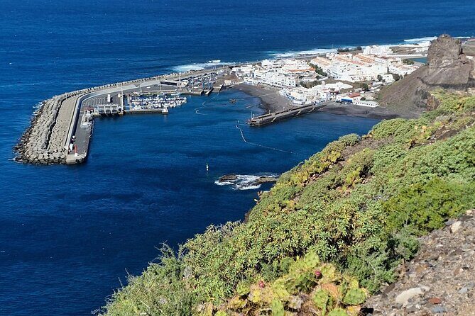 Arround Gran Canaria All Highlights Private Shore Excursion - Los Azulejos de Veneguera: blue cliff art in short form