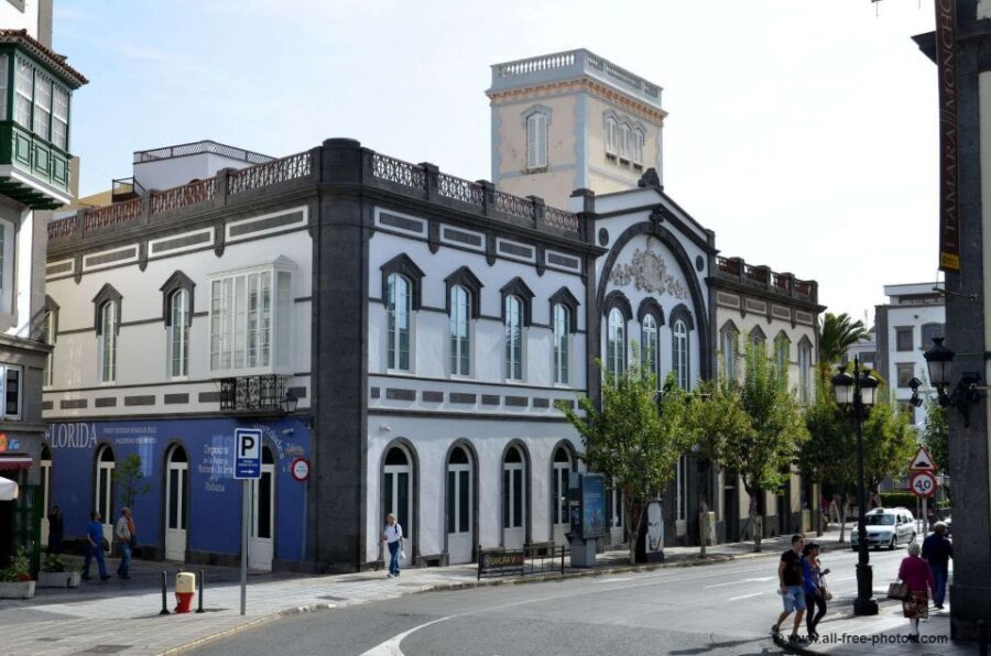 City Treasures Unveiled: 3.5-Hour Las Palmas Cab & Walking - Finding the Meeting Point Near Santa Catalina (Without Stress)