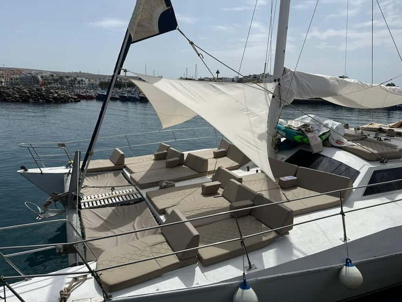 Gran Canaria: Catamaran Tour with Lunch and Drinks - From Arguineguín dock to open Atlantic water