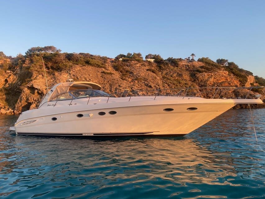 Gran Canaria: Excursion on private yacht with drinks, lunch and snorkeling - Welcome Cava, Open Bar, and the Board-First Vibe