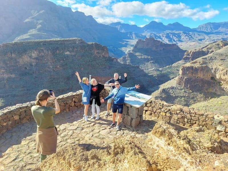 Gran Canaria: Red Gorge, Cave, Oasis Adventure Tour & Picnic - Lugar la Sorrueda oasis trail: water, farming, and better photos
