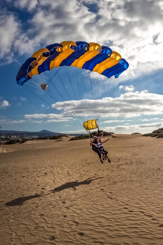 Gran Canaria : Skydiving over Maspalomas Dunes - The Main Event: Exit, Free Fall, Canopy Over the Dunes