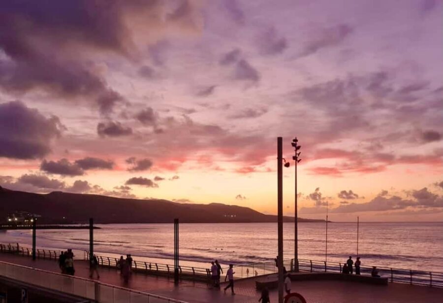 Las Palmas: City, Harbor, and Beach Walking-Hiking Tour - What You Really Gain: Markets, Squares, and Local Stories You Can Use Later