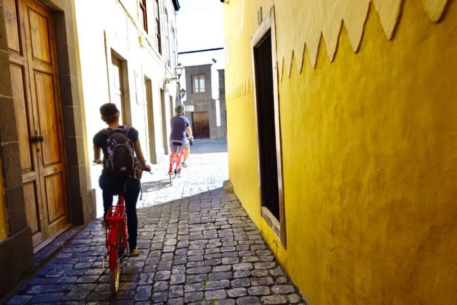 Las Palmas de Gran Canaria: Guided City Tour by Bike - Triana: Pedestrian Streets, Terraces, and British Roots