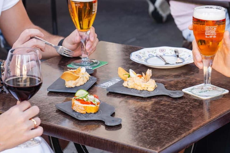 Las Palmas: Gourmet Tapas and Wine Tour in the Old Town - Vegueta Old Town Makes Tapas Easy (and Fun)