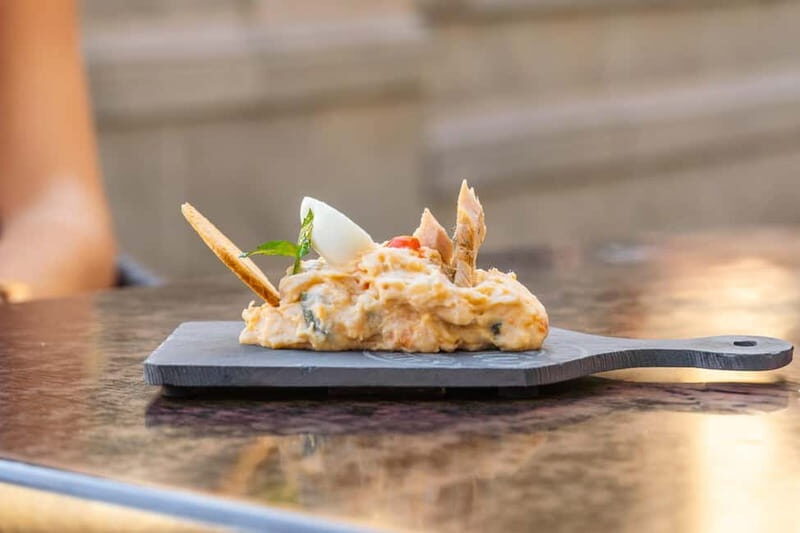 Las Palmas: Gourmet Tapas and Wine Tour in the Old Town - Plaza de Santa Ana: The Landmark Walk You Actually Want to Do