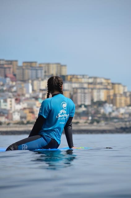 Las Palmas: Learn to Surf with a Special Price for Two Group - Language Options: Learn in English, Spanish, and Italian