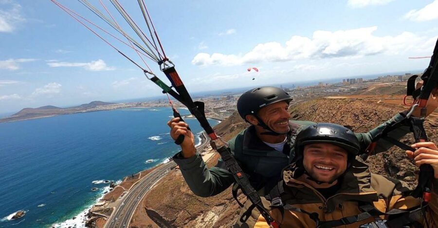 Las Palmas: tandem paragliding flights for everyone - 20 minutes in the air: trade winds and zero guessing