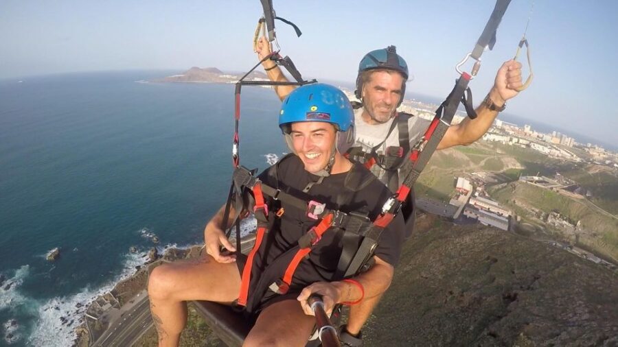 Las Palmas: tandem paragliding flights for everyone - Price and value for $177 per person