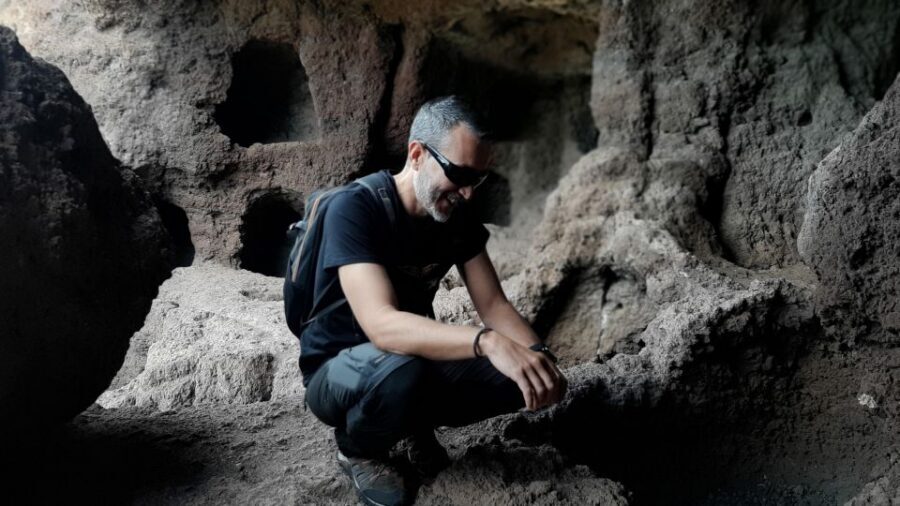 Maspalomas: Barranco de las Vacas, Caves, Farmhouse Tour - Barranco de las Vacas: where water shaped a canyon like sci‑fi