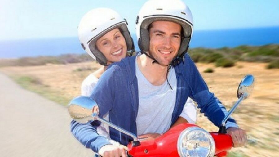 Maspalomas: Rent a 125 cc Scooter 2 seater in Gran Canaria - Puerto Rico, Anfi Beach, and Playa de los Amadores in one coastal sweep