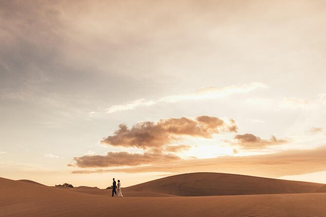 Photoshooting in the Maspalomas Dunes - Entering Reserva Natural Especial de Las Dunas de Maspalomas (Stop 1)