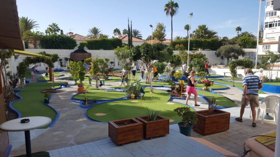 Playa del Inglés: Minigolf Taidia - Quick hits before you play