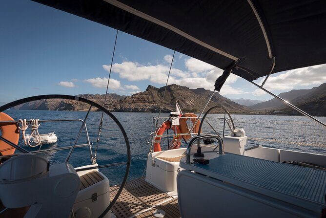 Private 3-hours afternoon SailingTour and Snorkeling with Food and Drinks - How to think about the price: $588 per group and what you get for it