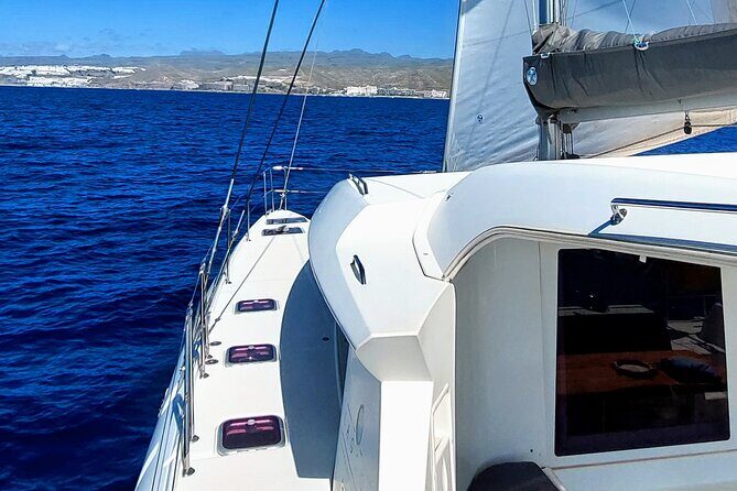 Private 5 hour catamaran cruise in south of Gran Canaria - Service and onboard atmosphere: Jani’s kind-hosting style