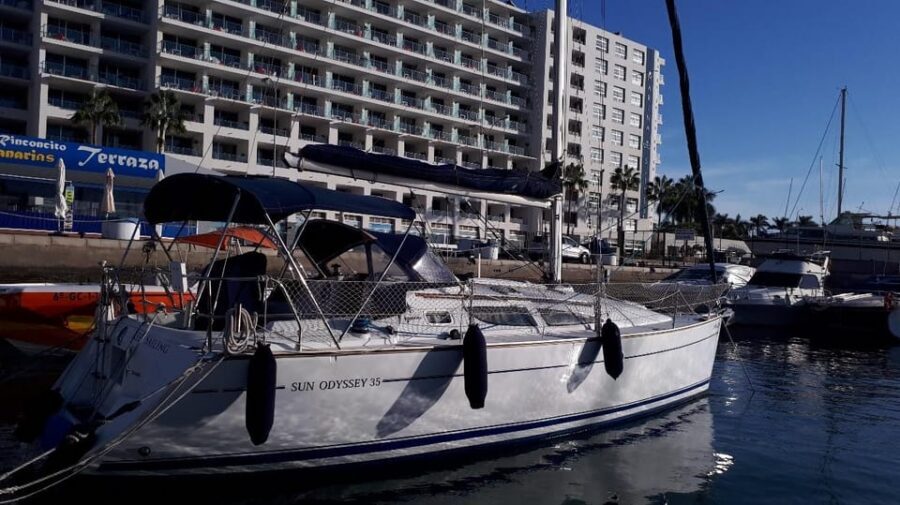 Puerto Rico: Sailing excursion with swim, drinks and tapas. - The 7-hour experience: more time on the water and lunch onboard