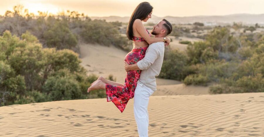 Sunset Photography at Dunas Maspalomas - Outfit Tips That Match the Dunes (Without Overthinking It)